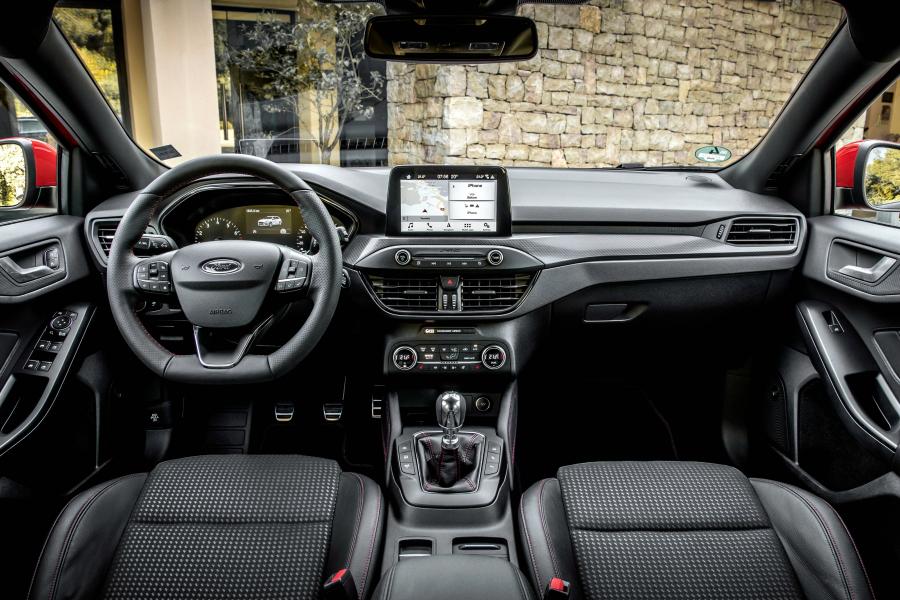Торпедо Ford Focus ST-Line Turnier 2018 года  (WW) (фото 8 из 9)